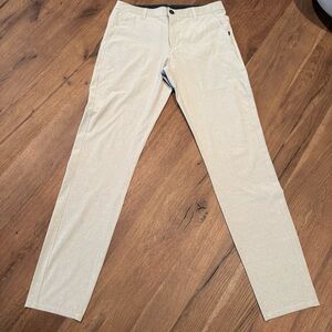 Vuori Men’s Aim Pants, Khaki color